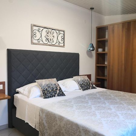 Private Oasis-Villa Sandina Split Bagian luar foto
