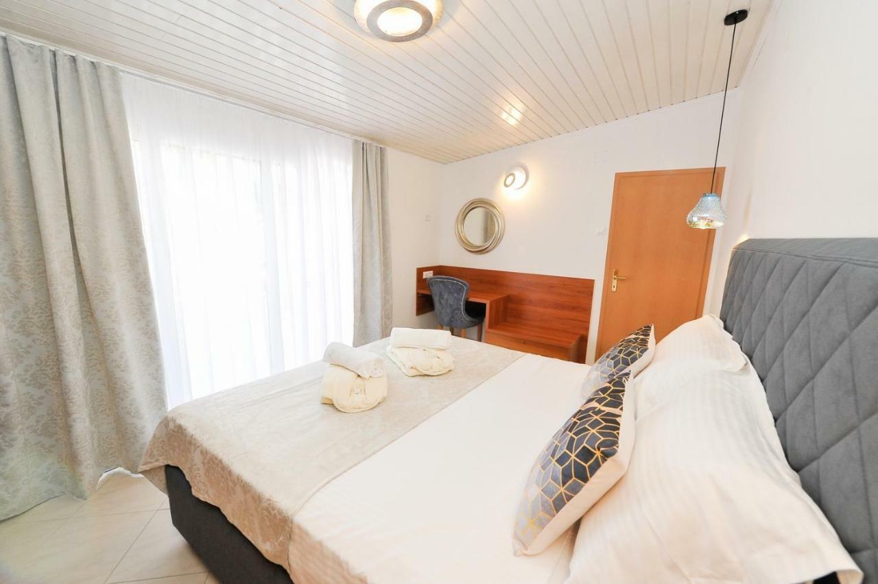 Private Oasis-Villa Sandina Split Bagian luar foto