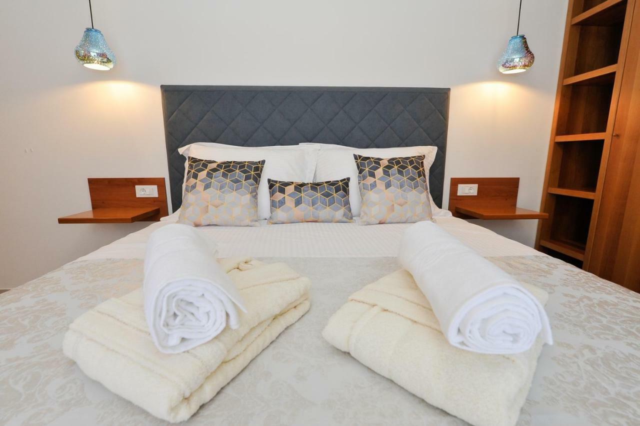Private Oasis-Villa Sandina Split Bagian luar foto